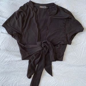 Black short sleeve crop top